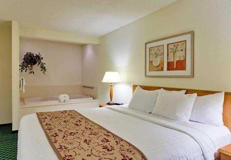Fairfield Inn & Suites Valparaíso Habitación foto